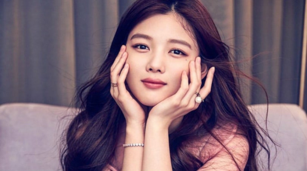 kim yoo jung len tieng ve ly do bo thi dai hoc