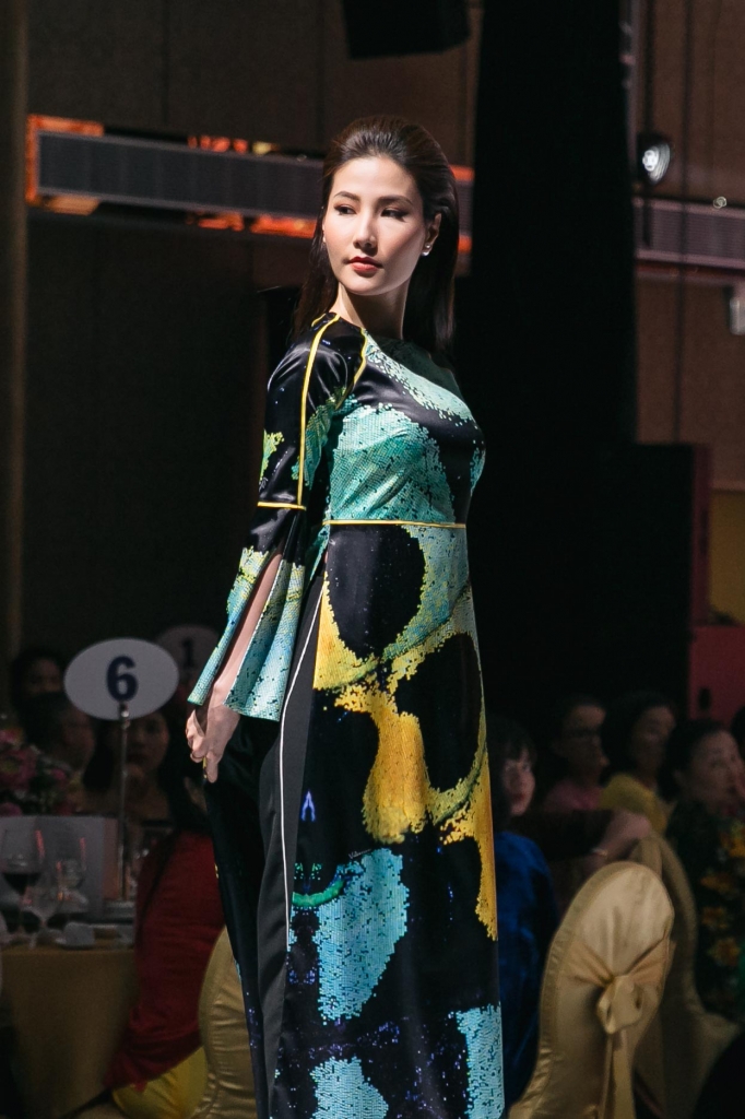 diem my 9x khoe ve dep vuong gia day quyen uy tai dem be mac le hoi ao dai