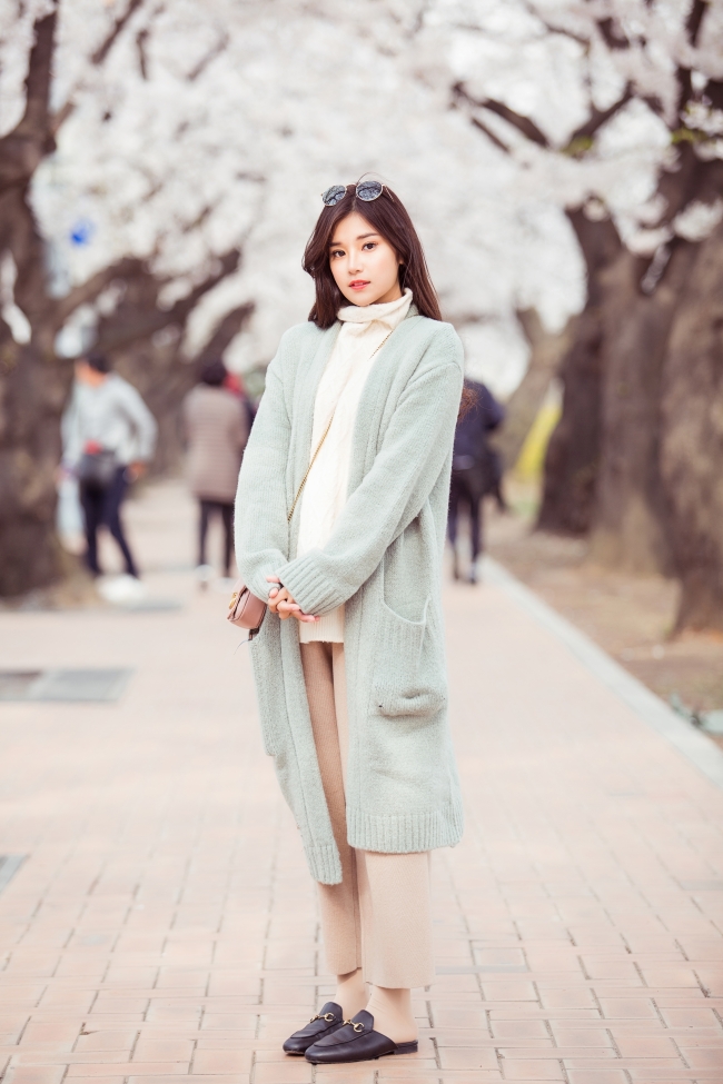 hoang yen chibi khoe ve dep trong veo giua tiet troi han quoc