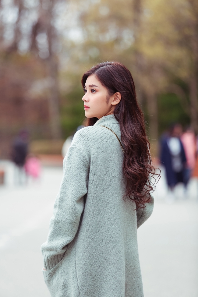 hoang yen chibi khoe ve dep trong veo giua tiet troi han quoc