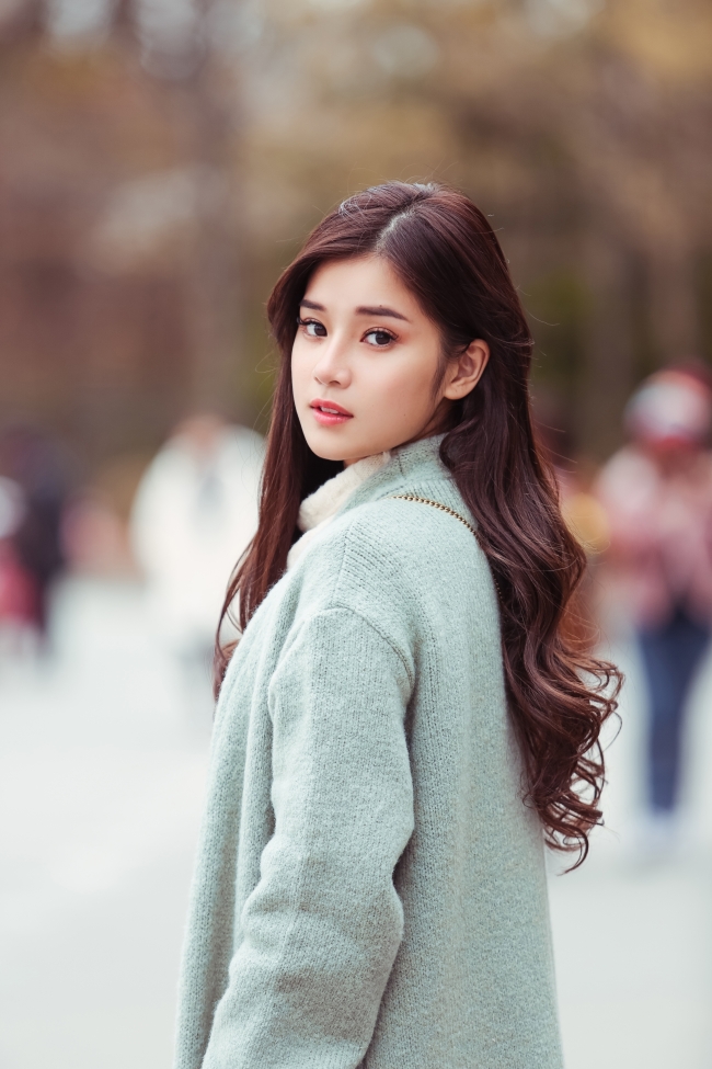 hoang yen chibi khoe ve dep trong veo giua tiet troi han quoc