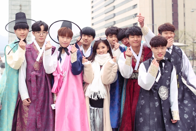 hoang yen chibi khoe ve dep trong veo giua tiet troi han quoc