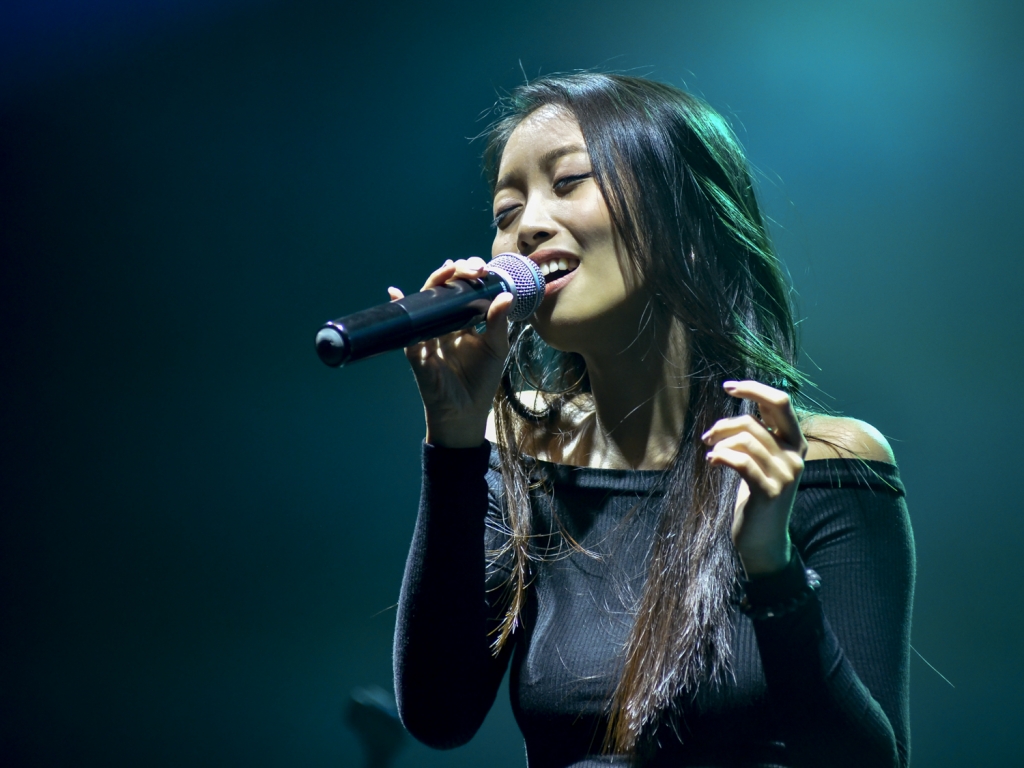 tien tien bat ngo xuat hien trong concert dau tien cua trang bai hat cho nhau