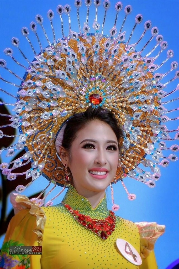 vuot dan thi sinh nang ky jennifer le tro thanh chu nhan vuong mien mrs vietnam world 2018
