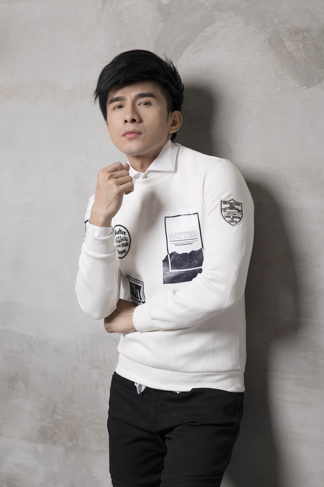 dan truong thach thuc tuoi tac khi hoa nam than trong mv moi