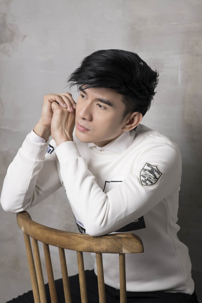 dan truong thach thuc tuoi tac khi hoa nam than trong mv moi