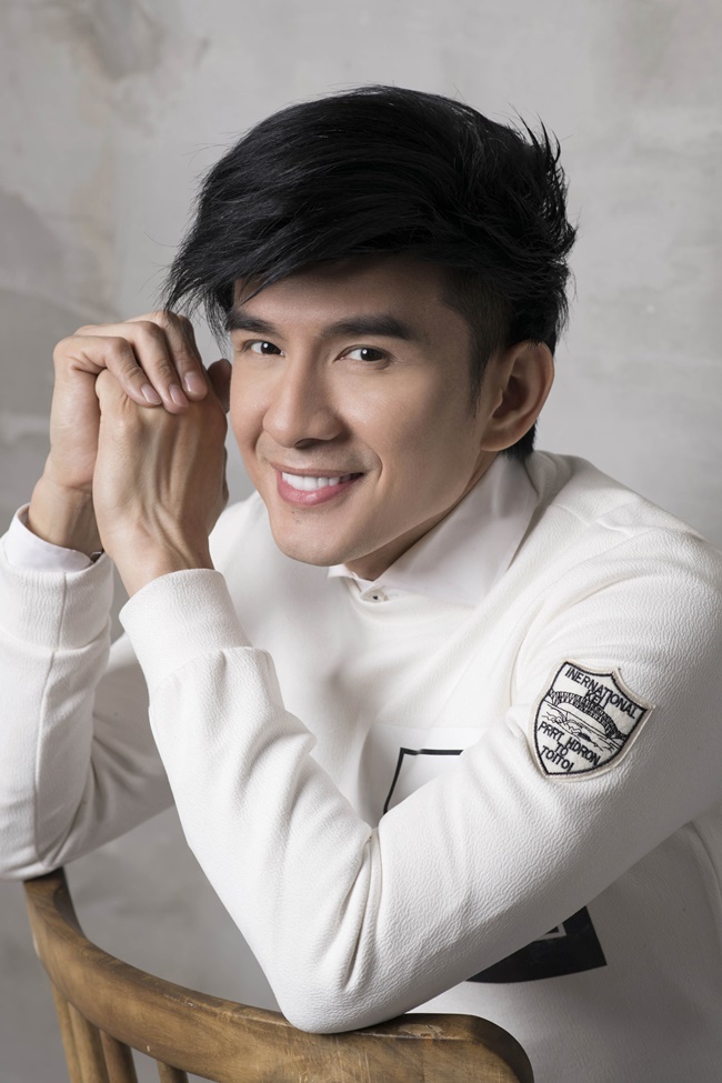 dan truong thach thuc tuoi tac khi hoa nam than trong mv moi