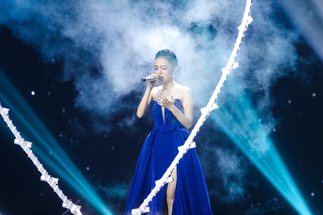 hoc tro xinh dep cua toc tien bat khoc trong dem ban ket the voice 2018