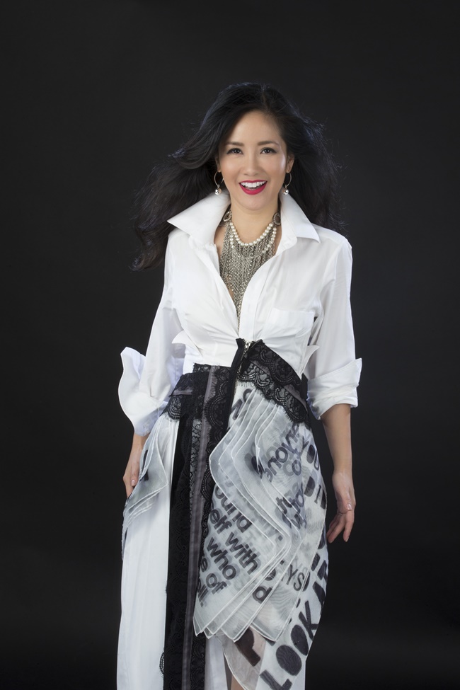 hong nhung am nhac va hai con giup toi vuot qua noi buon ly hon