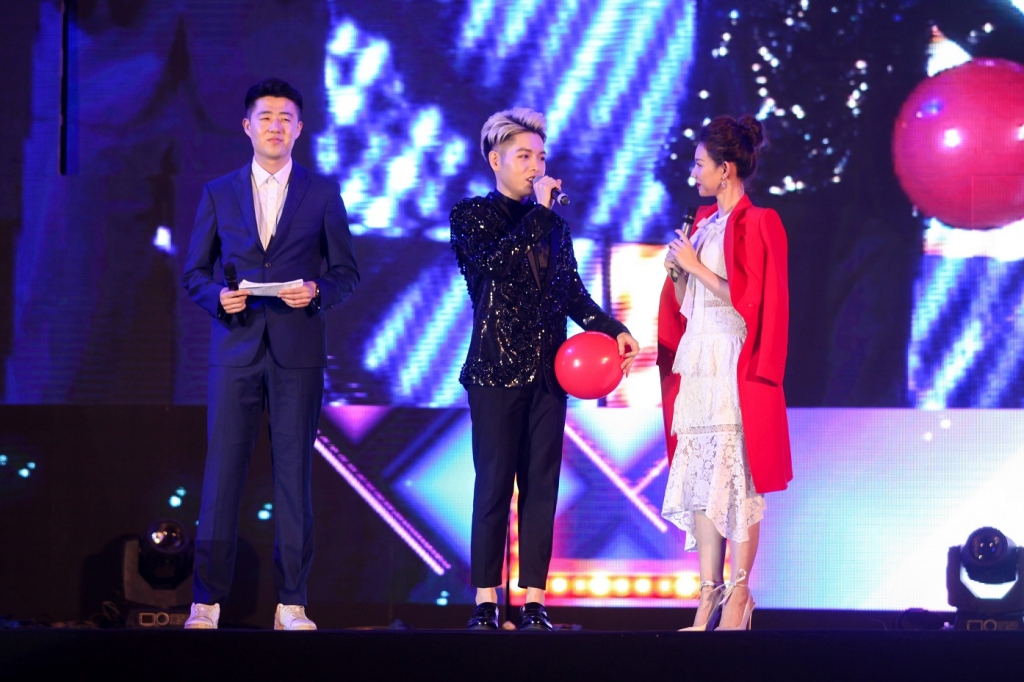 quynh chi duyen dang trong su kien giao luu van hoa viet han