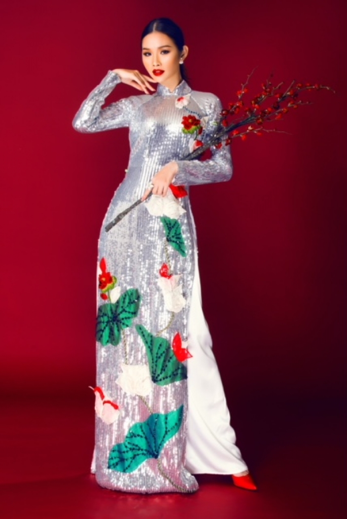 a hau thanh trang kieu ky trong ta ao dai cach tan