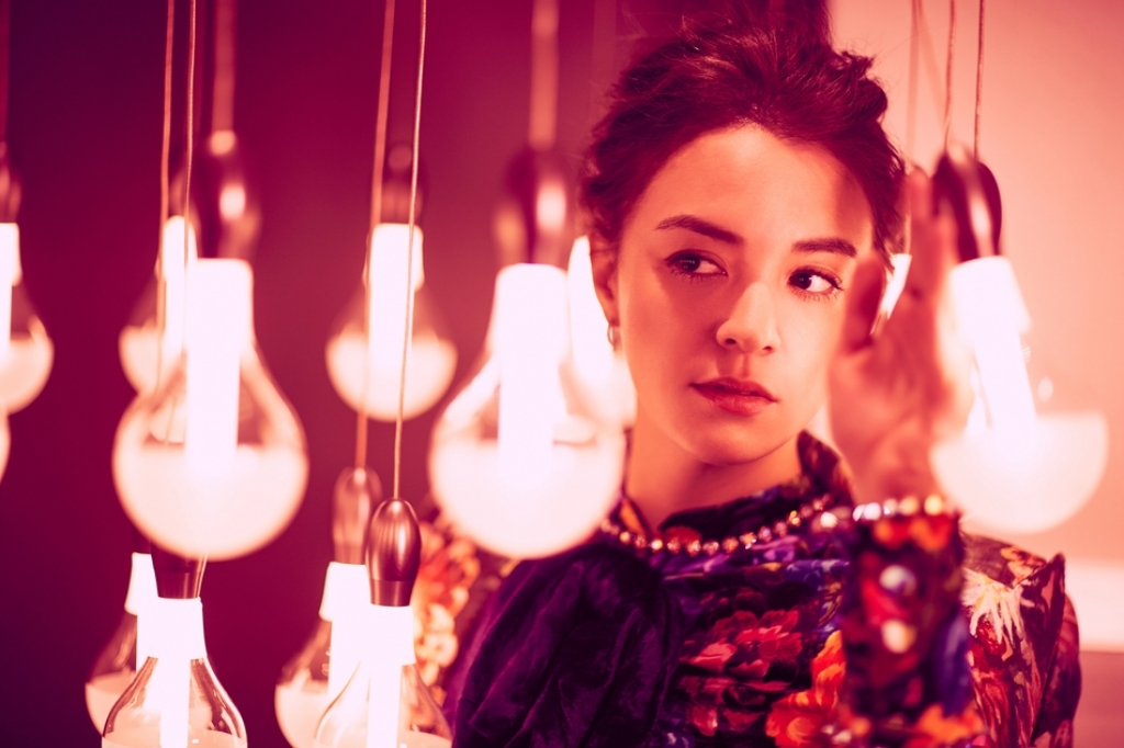 truong dung dung tung vi dong mau lai ma bi mat vai dien