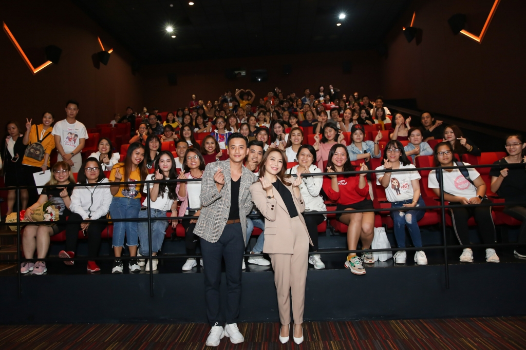 fans lap day rap phim cung my tam xem cai ket moi cua phim chi tro ly cua anh
