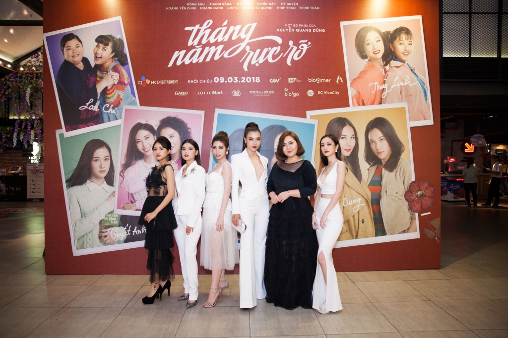 hai the he nu quai ngua hoang hoi ngo day cam xuc trong buoi ra mat thang nam ruc ro