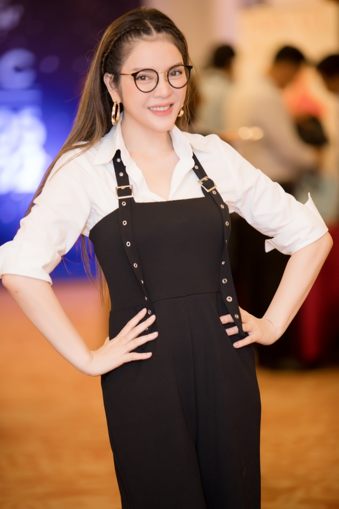 ly nha ky nhi nhanh voi quan yem va kinh nobita