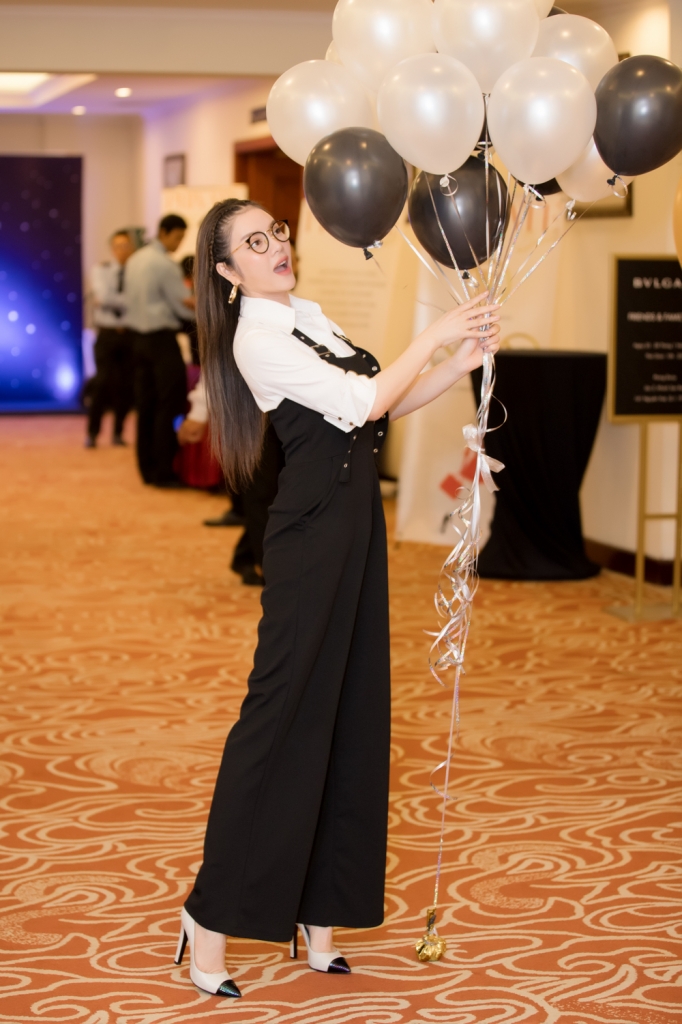 ly nha ky nhi nhanh voi quan yem va kinh nobita