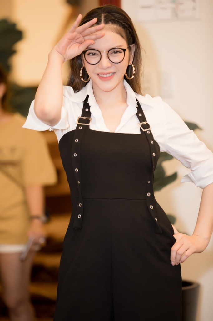 ly nha ky nhi nhanh voi quan yem va kinh nobita