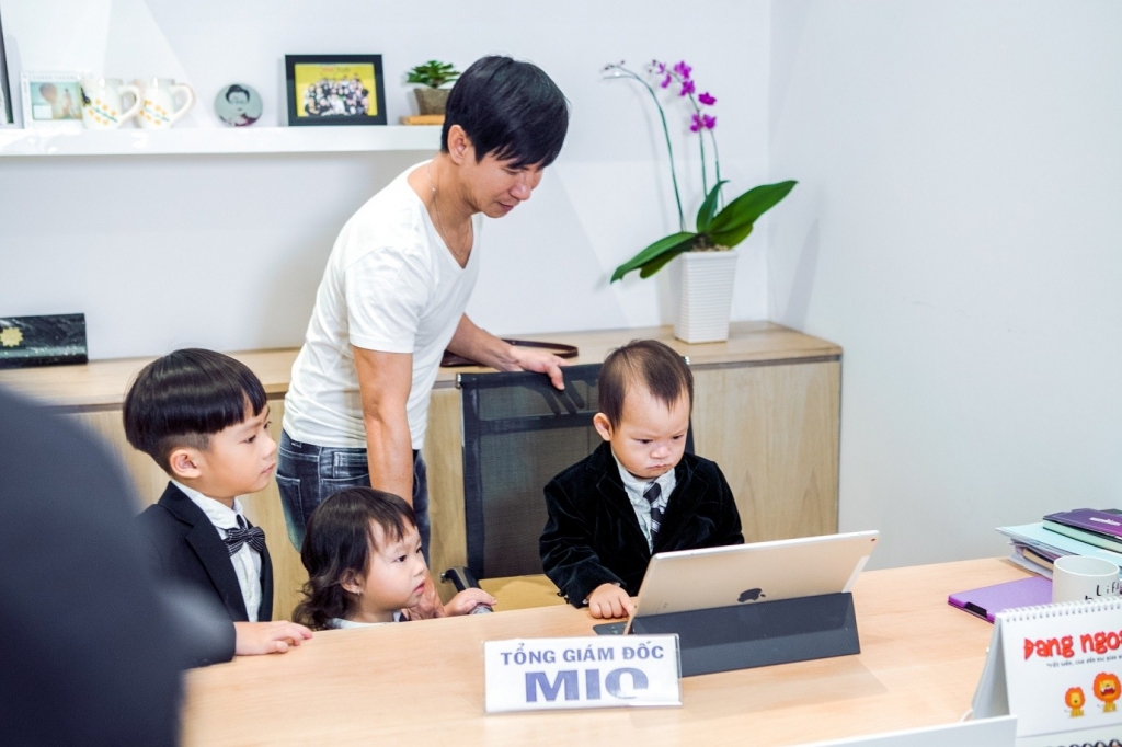 bon nhoc ti de thuong nha ly hai cung gop giong trong mv nhac phim