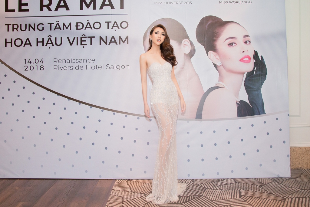tuong linh hao hung gap go hoa hau the gioi 2013 megan young