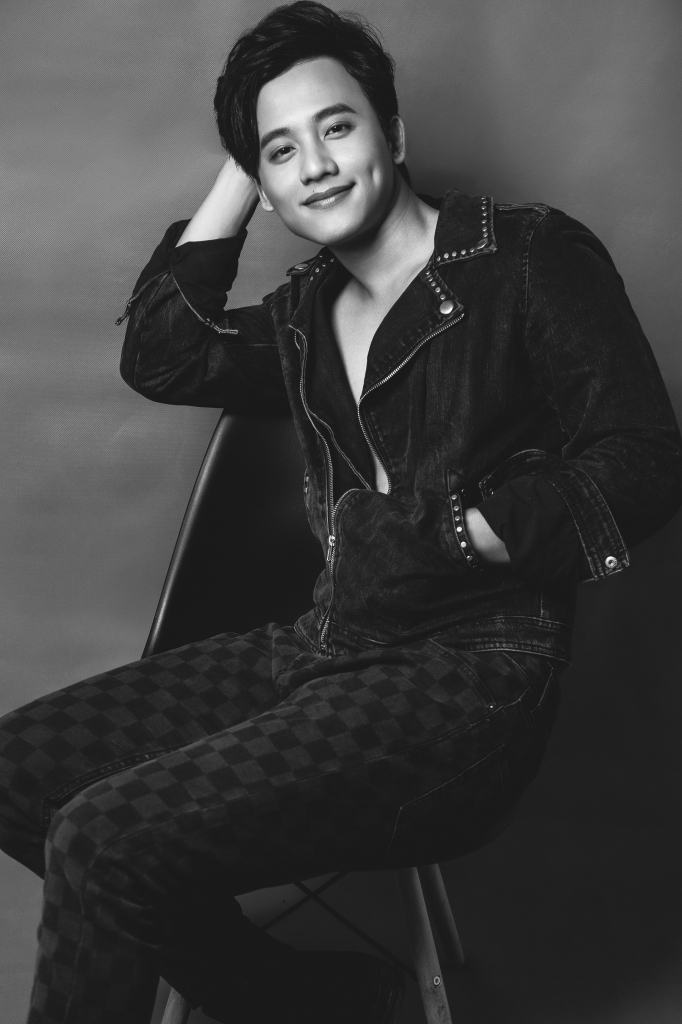 bat ngo voi hinh anh moi cua dien vien thay giao mua mai tai phen