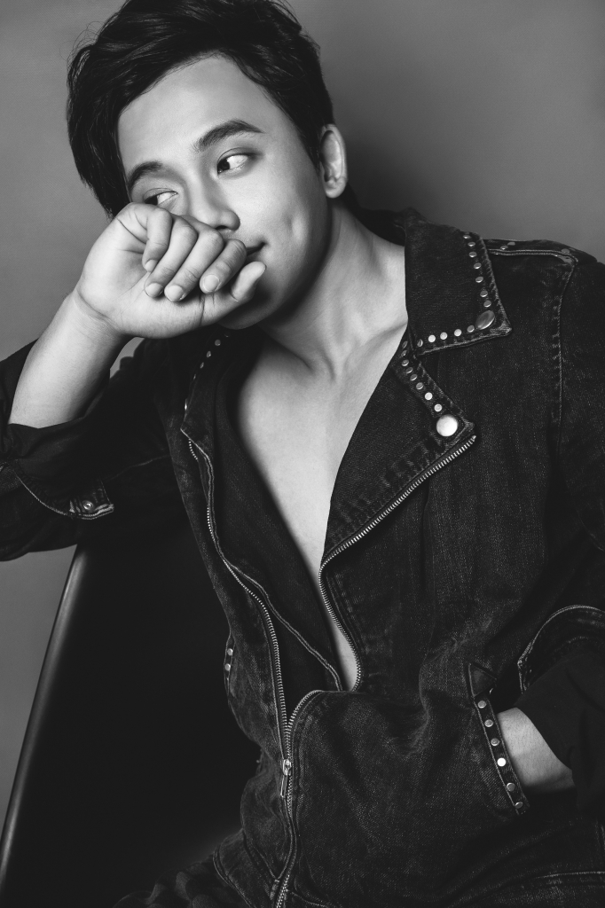 bat ngo voi hinh anh moi cua dien vien thay giao mua mai tai phen