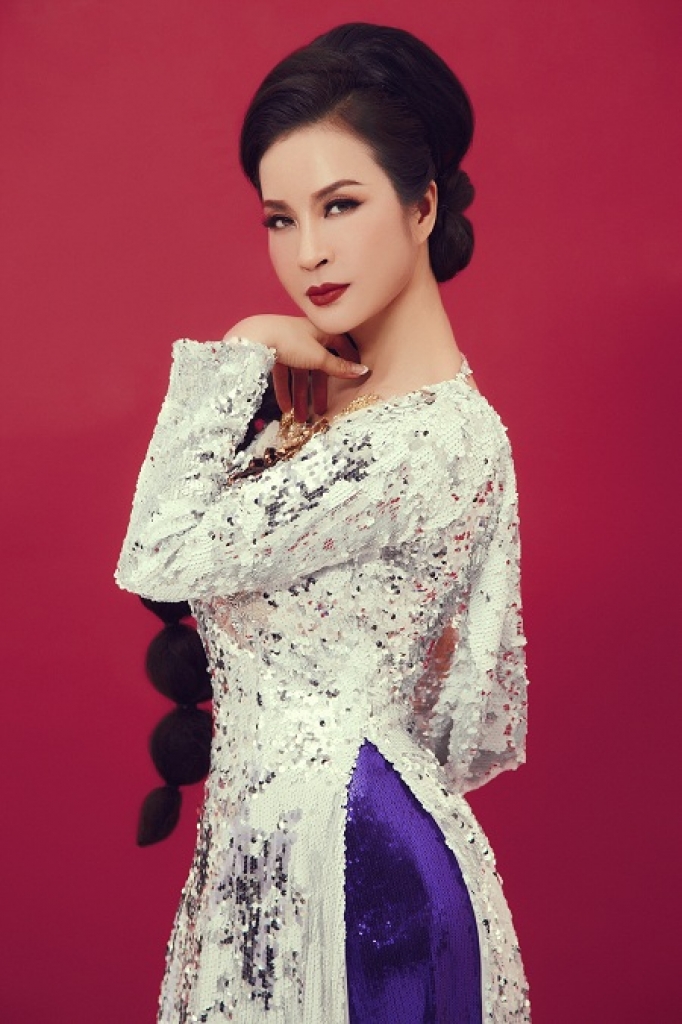 ve dep bat chap thoi gian cua co mai sai gon