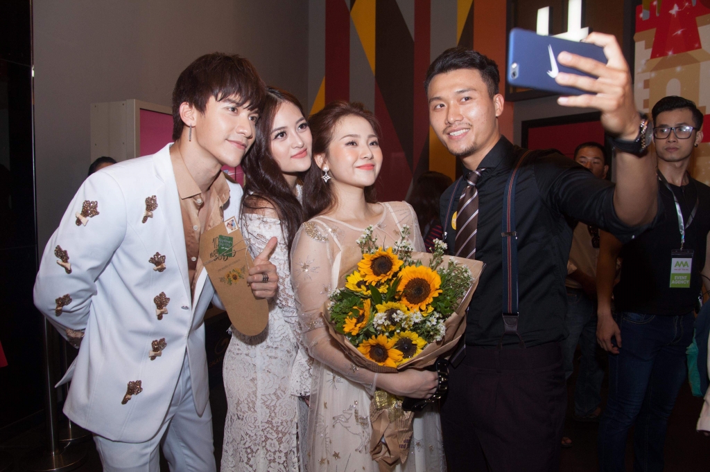 bat ngo voi gout thoi trang kin cong cao tuong cua dien vien thuy anh