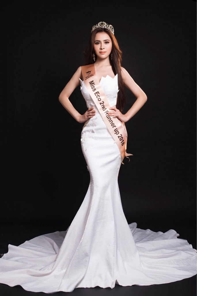 thu dung re huong dien anh sau dang quang a hau miss eco international 2018