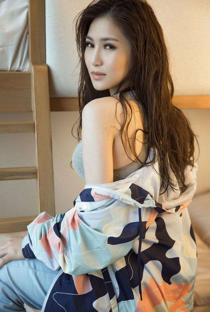 chao don tuoi 23 huong tram tung bo anh nong bong mat