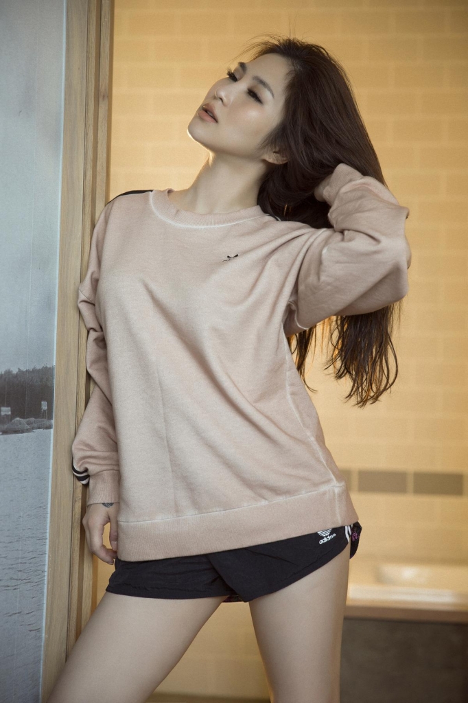 chao don tuoi 23 huong tram tung bo anh nong bong mat