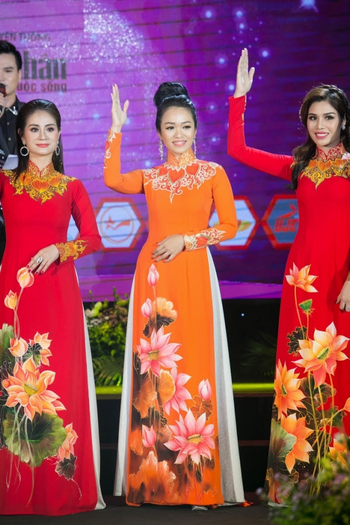 nguoi dep thien vu tu tin buoc vao top 12 cuoc thi miss world busines 2018