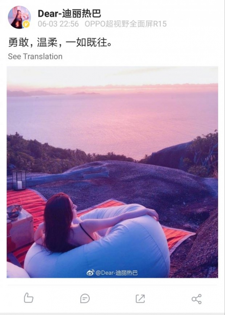 dich le nhiet ba khoe lung tran quyen ru khien netizen day song