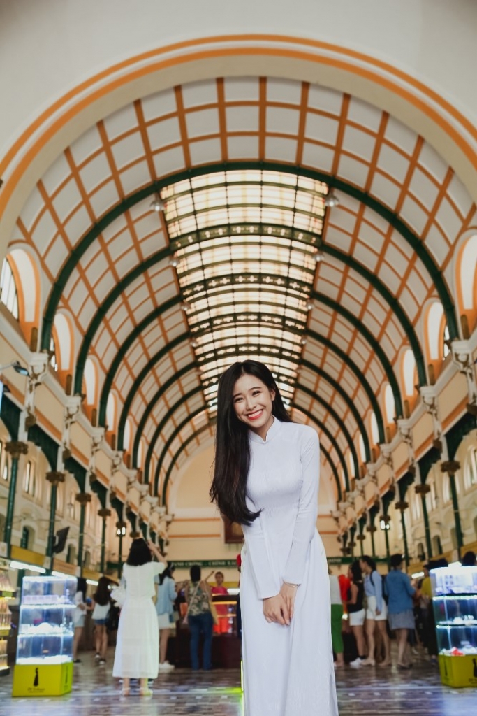 ngam miss teen phuong dung thuot tha trong ta ao dai xinh xan