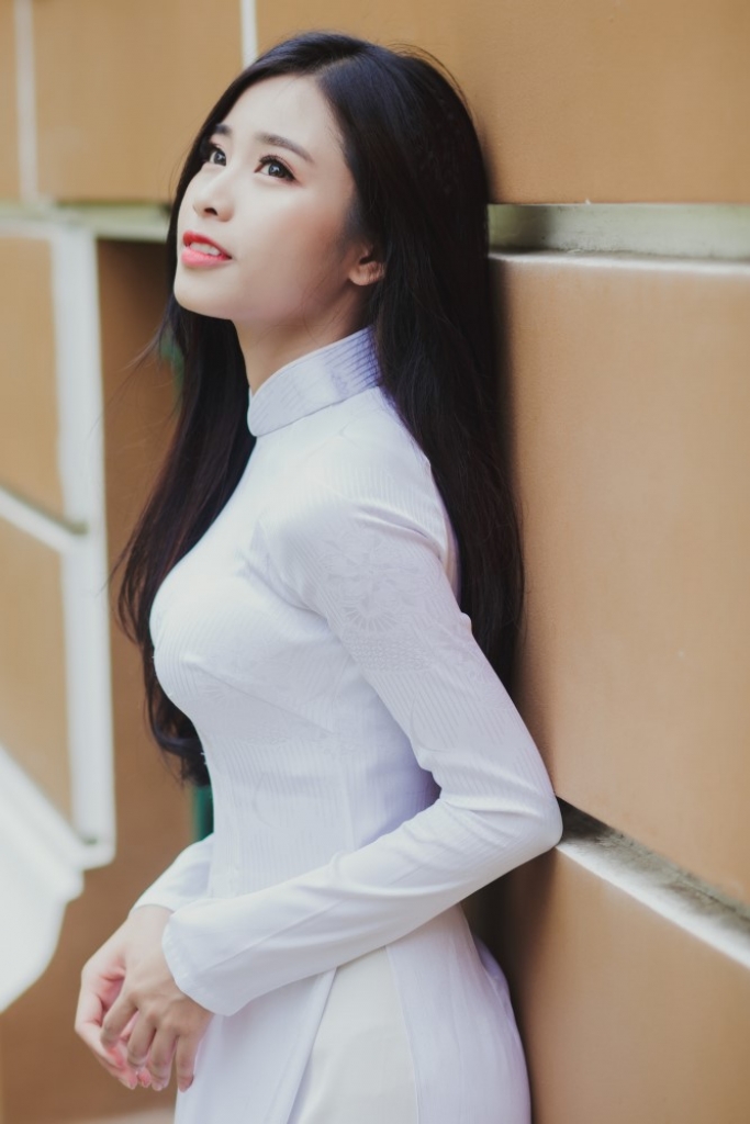 ngam miss teen phuong dung thuot tha trong ta ao dai xinh xan