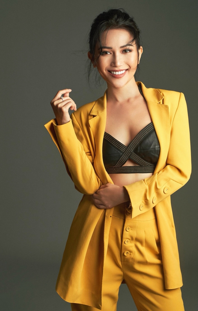 si thanh van trung thanh voi style goi cam nhung ngay cang sang trong