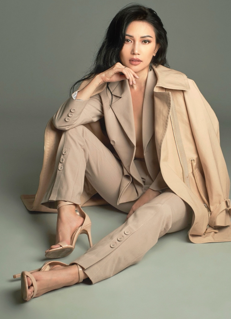 si thanh van trung thanh voi style goi cam nhung ngay cang sang trong