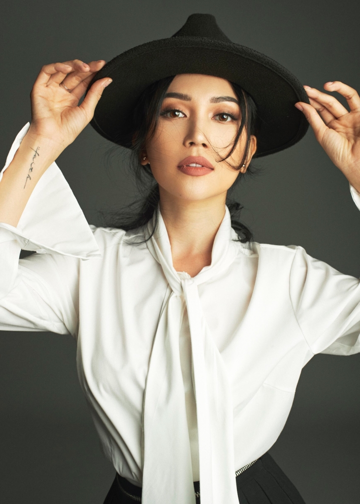 si thanh van trung thanh voi style goi cam nhung ngay cang sang trong