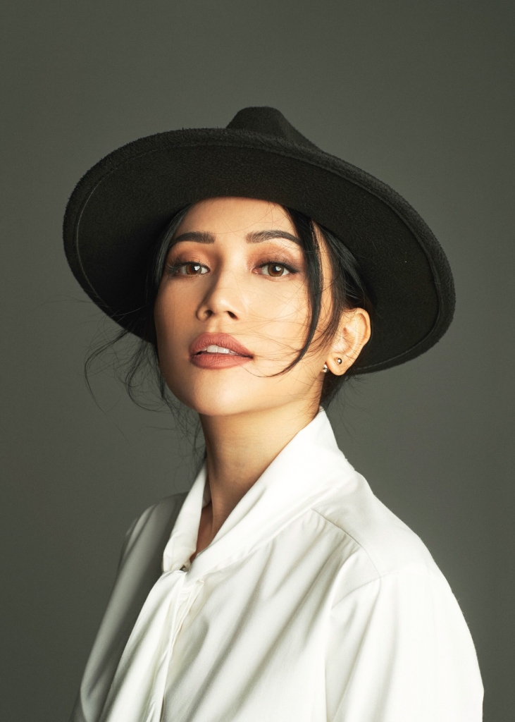 si thanh van trung thanh voi style goi cam nhung ngay cang sang trong