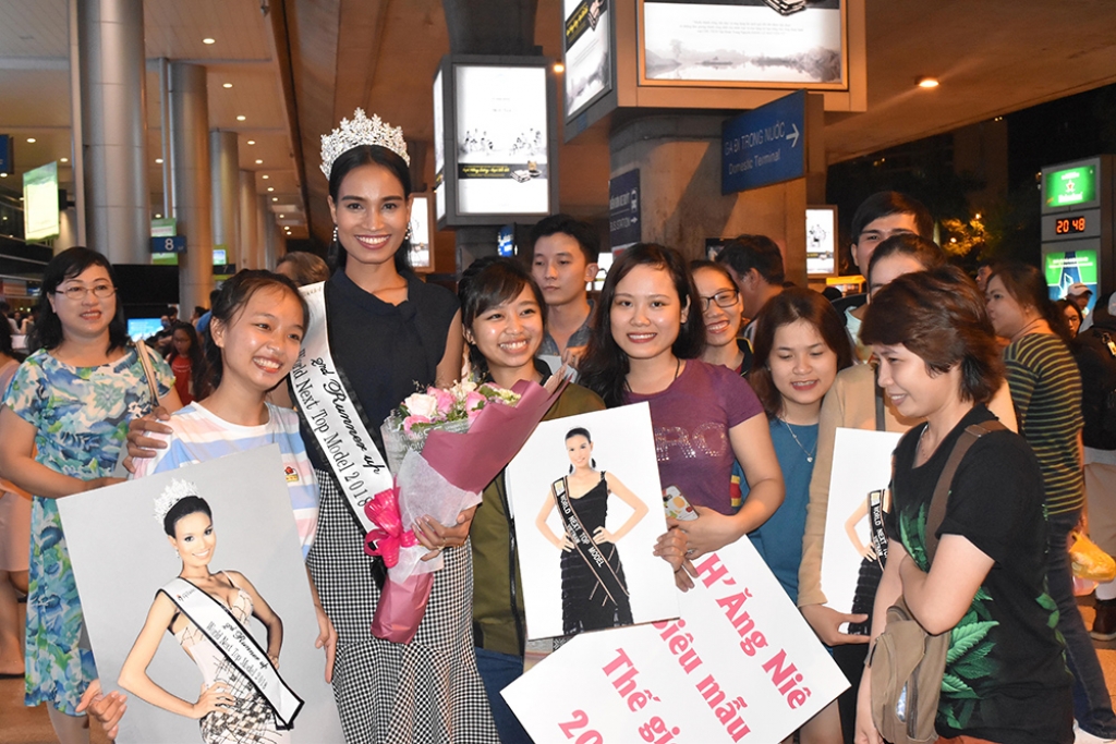 hang nie dat a hau 2 cuoc thi hoa hau sieu mau the gioi 2018