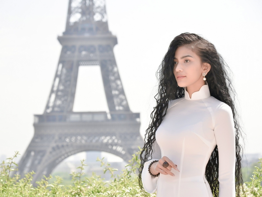 co may sai gon tu tin mang ao dai trang den paris