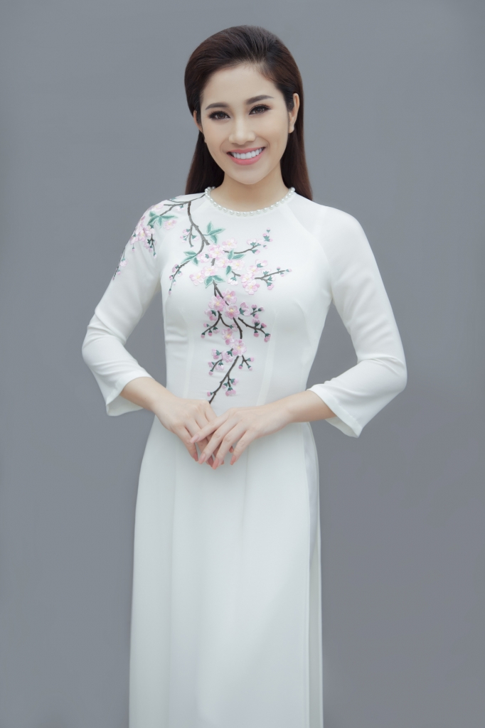 ngoc nu bolero to my duyen dang trong bo suu tap ao dai theu hoa cua nha thiet ke thuan viet