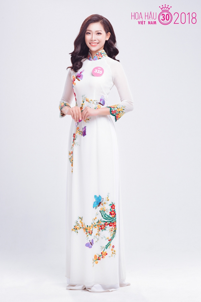 xuyt xoa truoc bo anh ao dai dung chuan hoa hau cua 38 thi sinh hoa hau viet nam chung khao phia bac