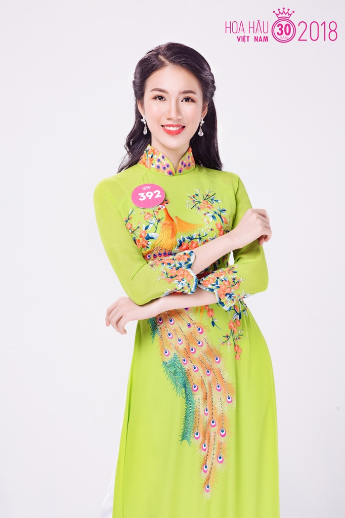xuyt xoa truoc bo anh ao dai dung chuan hoa hau cua 38 thi sinh hoa hau viet nam chung khao phia bac