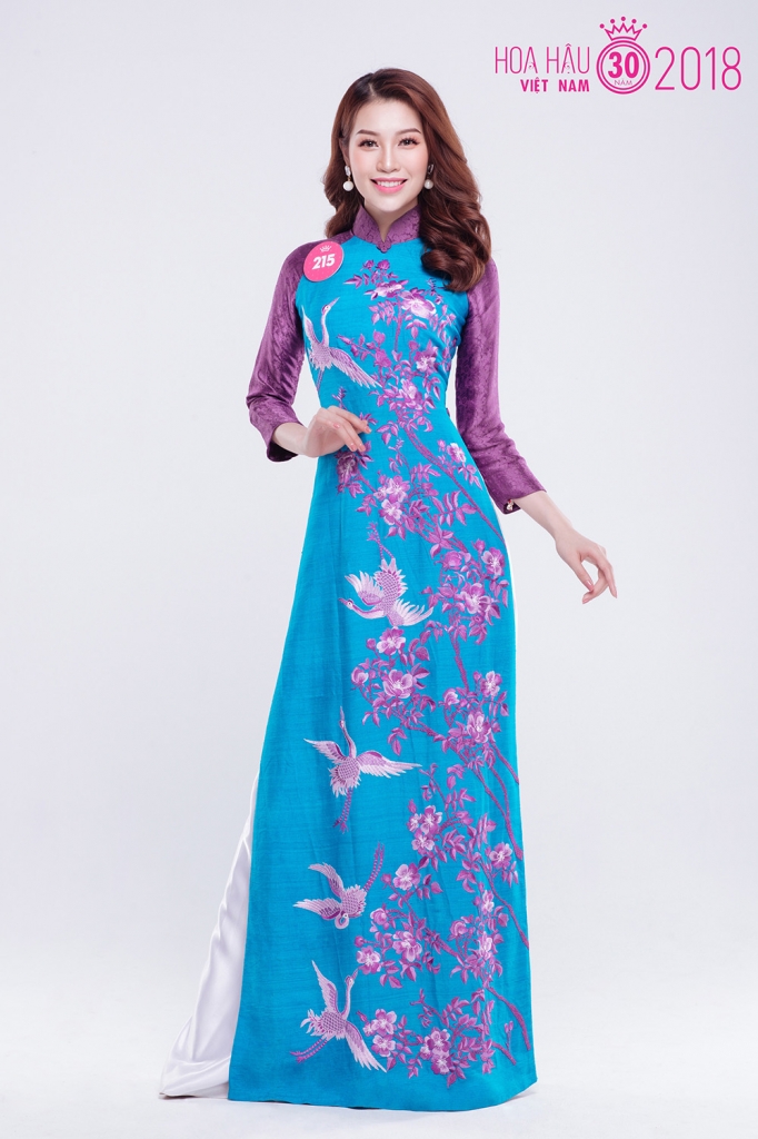 xuyt xoa truoc bo anh ao dai dung chuan hoa hau cua 38 thi sinh hoa hau viet nam chung khao phia bac