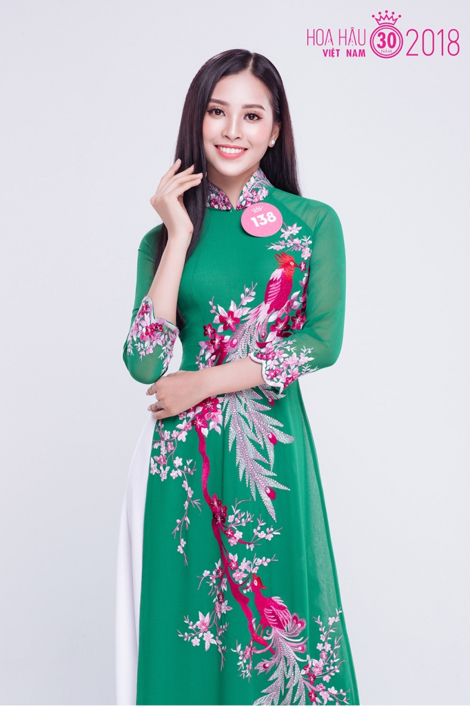 xuyt xoa truoc bo anh ao dai dung chuan hoa hau cua 38 thi sinh hoa hau viet nam chung khao phia bac