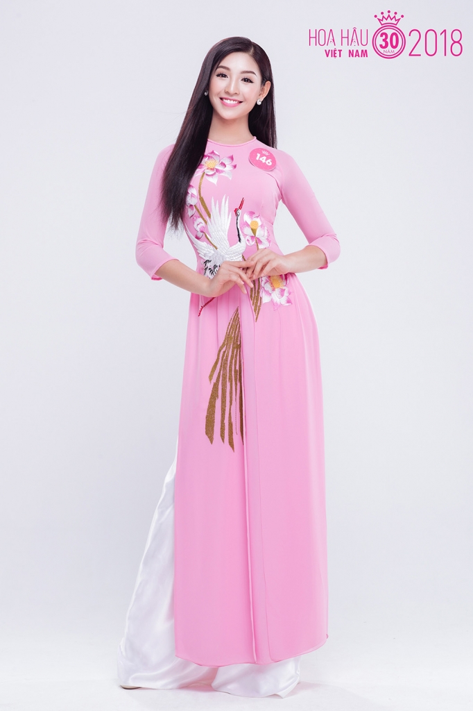 xuyt xoa truoc bo anh ao dai dung chuan hoa hau cua 38 thi sinh hoa hau viet nam chung khao phia bac