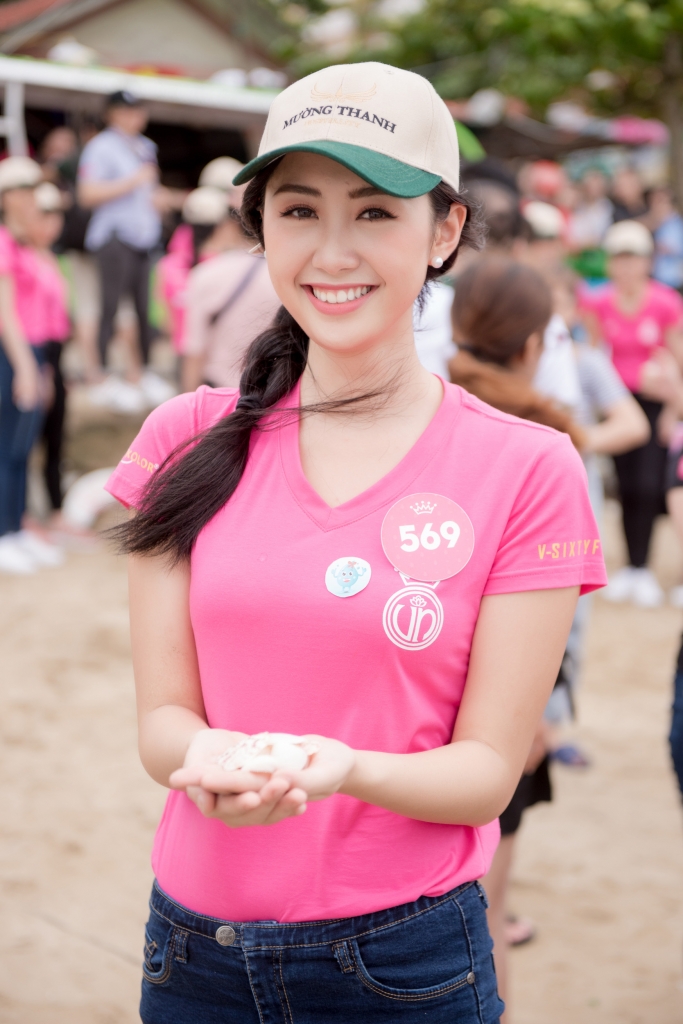 thi sinh chung khao phia bac hoa hau viet nam 2018 chung tay giu cho bien xanh