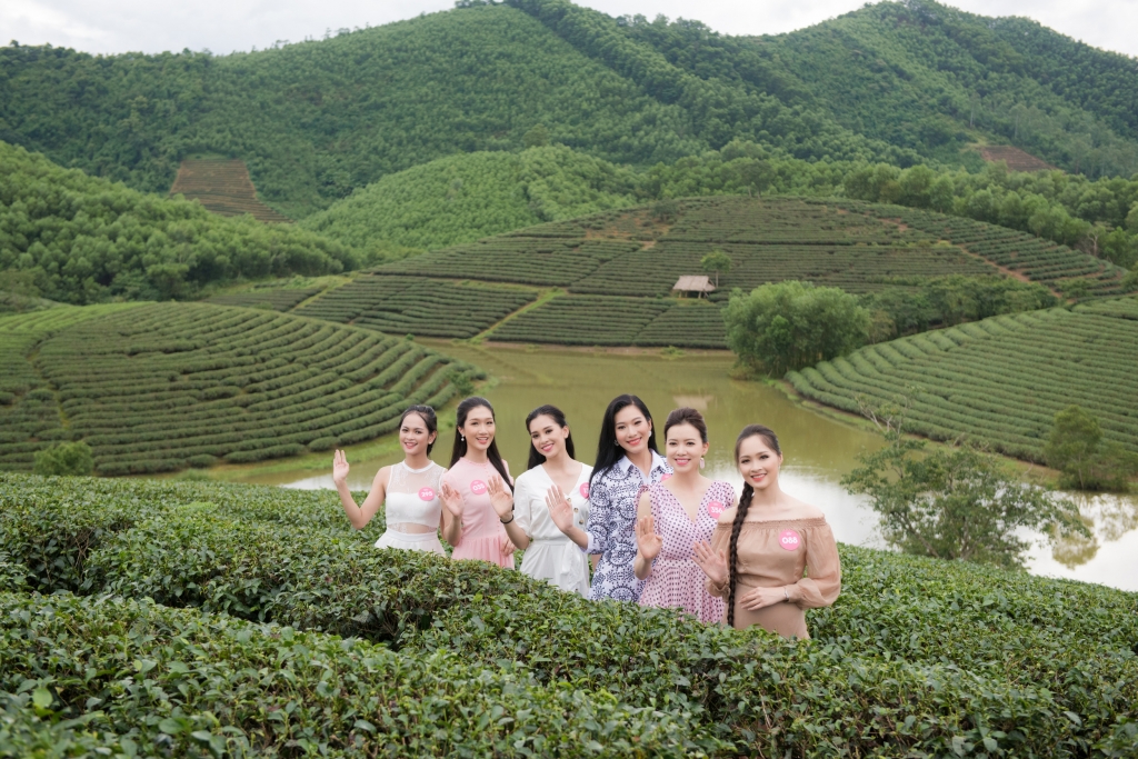 thi sinh chung khao phia bac hoa hau viet nam 2018 chung tay giu cho bien xanh