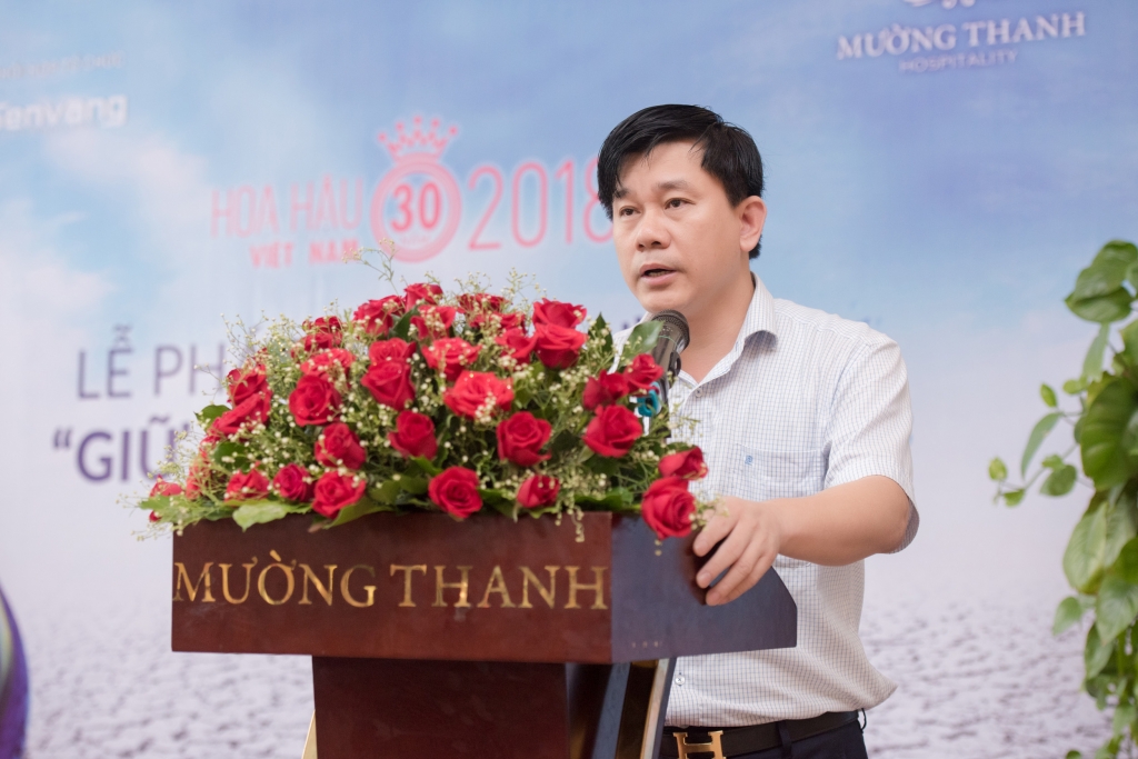 thi sinh chung khao phia bac hoa hau viet nam 2018 chung tay giu cho bien xanh