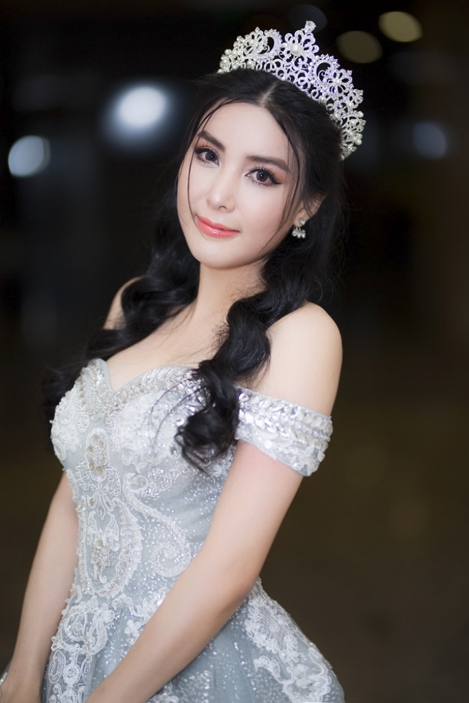 dien vien a hau bang khue xinh dep rang ro tai su kien